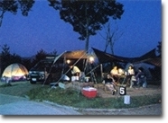オートキャンプ場の夜の写真