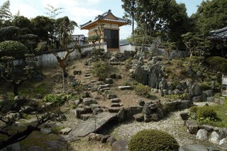 願勝寺の枯山水庭園の写真