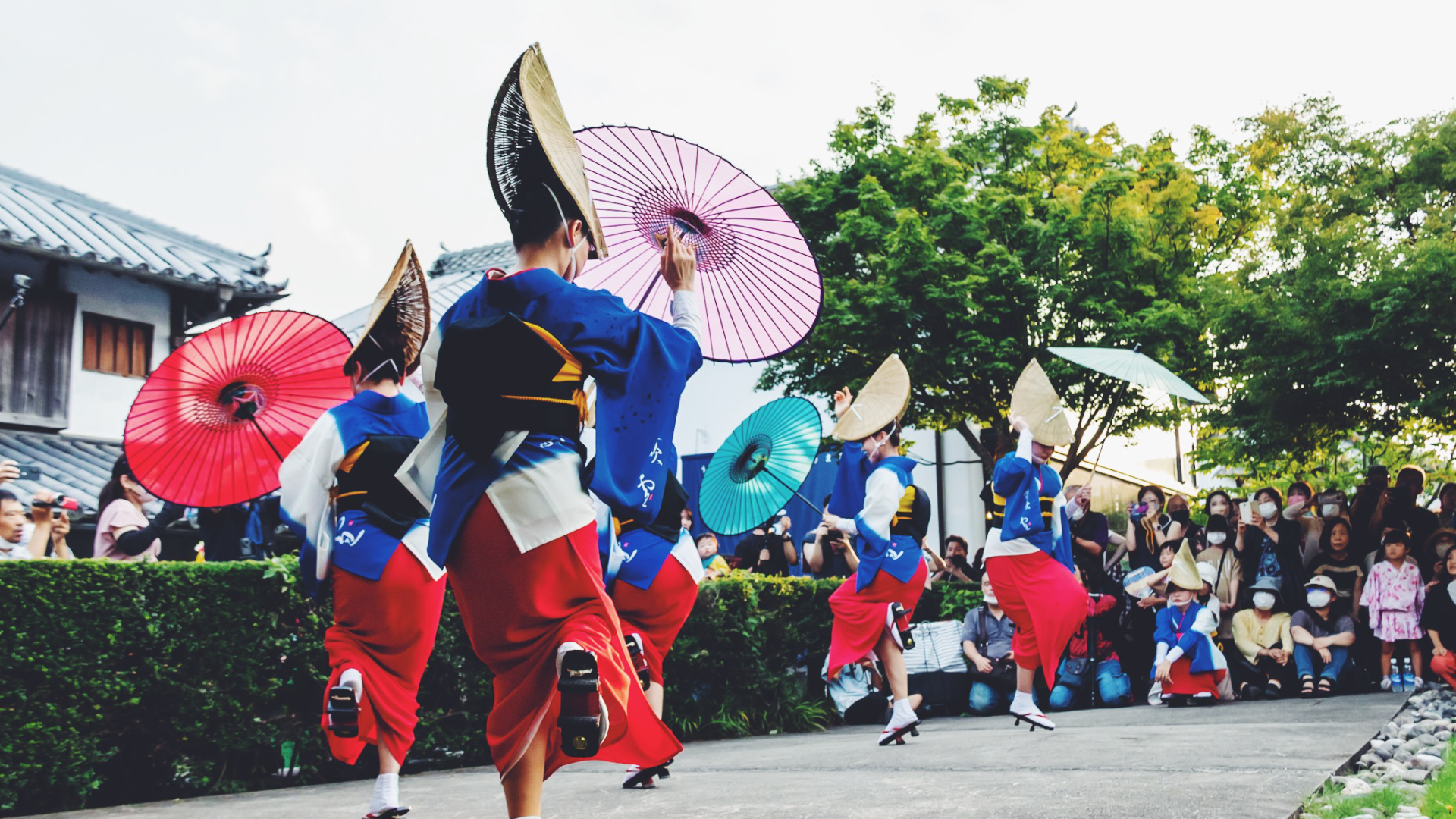 阿波踊り（うだつの町並み）